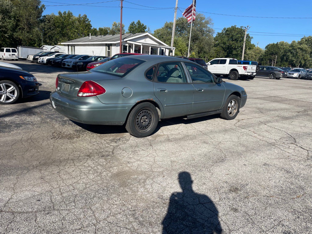2005 Ford Taurus Image 5