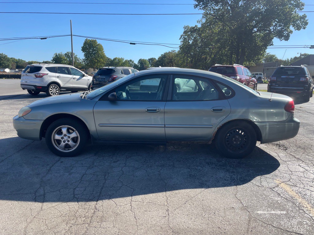 2005 Ford Taurus Image 8