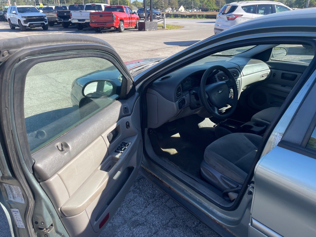 2005 Ford Taurus Image 9