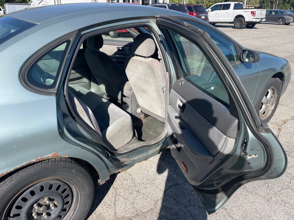 2005 Ford Taurus Image 11