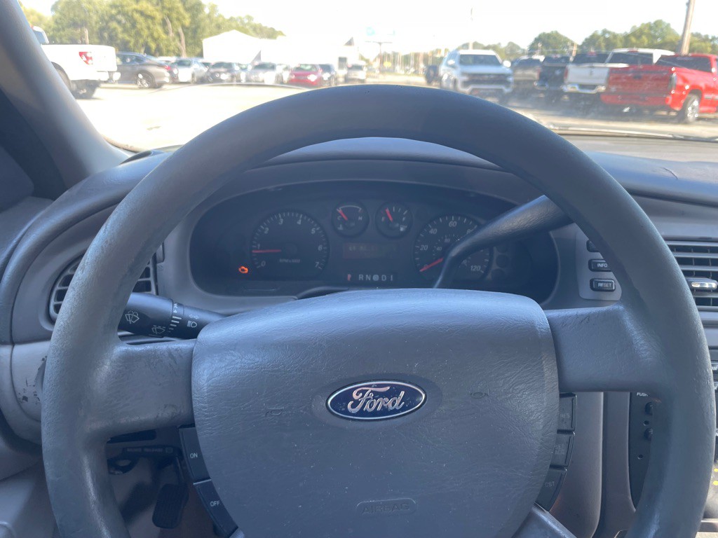 2005 Ford Taurus Image 13