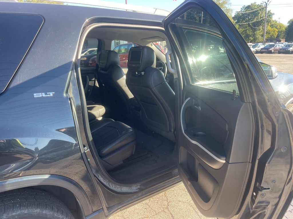 2010 GMC Acadia Image 11