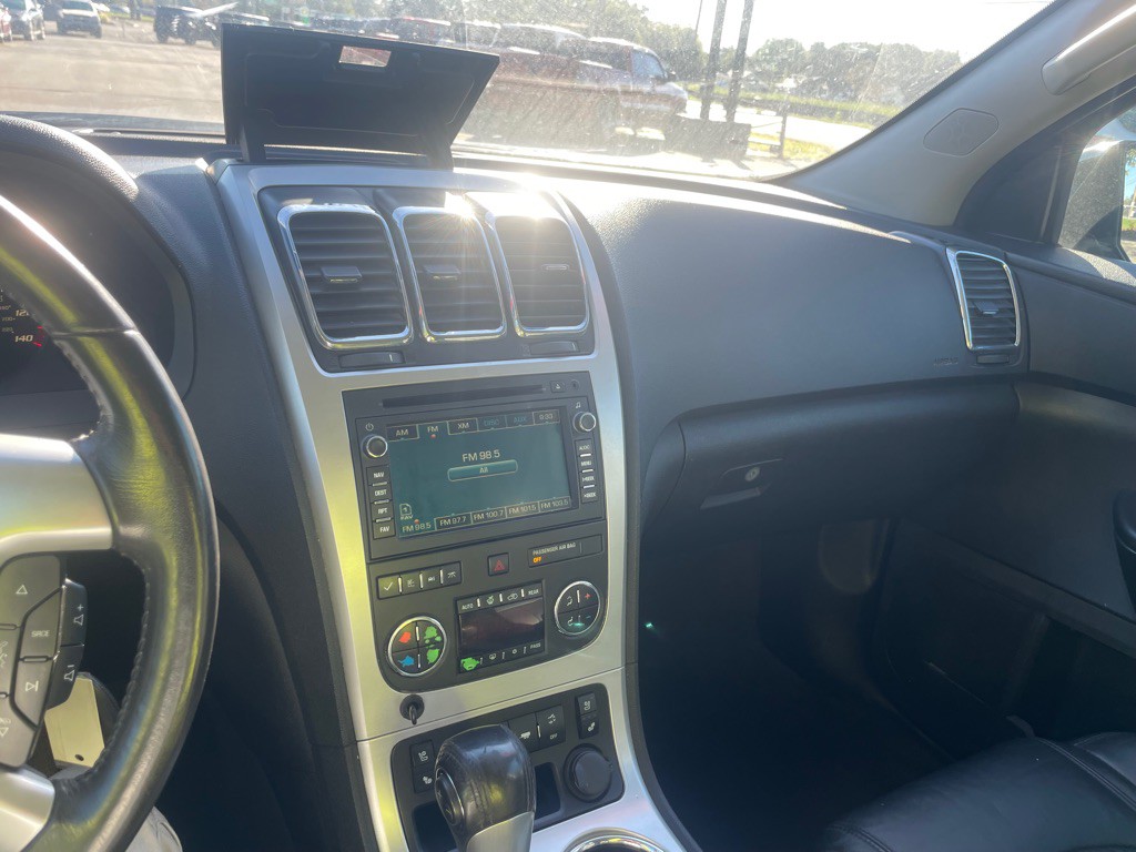 2010 GMC Acadia Image 14