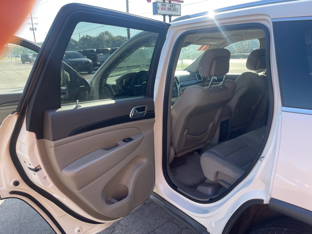 2011 Jeep Grand Cherokee Image 10