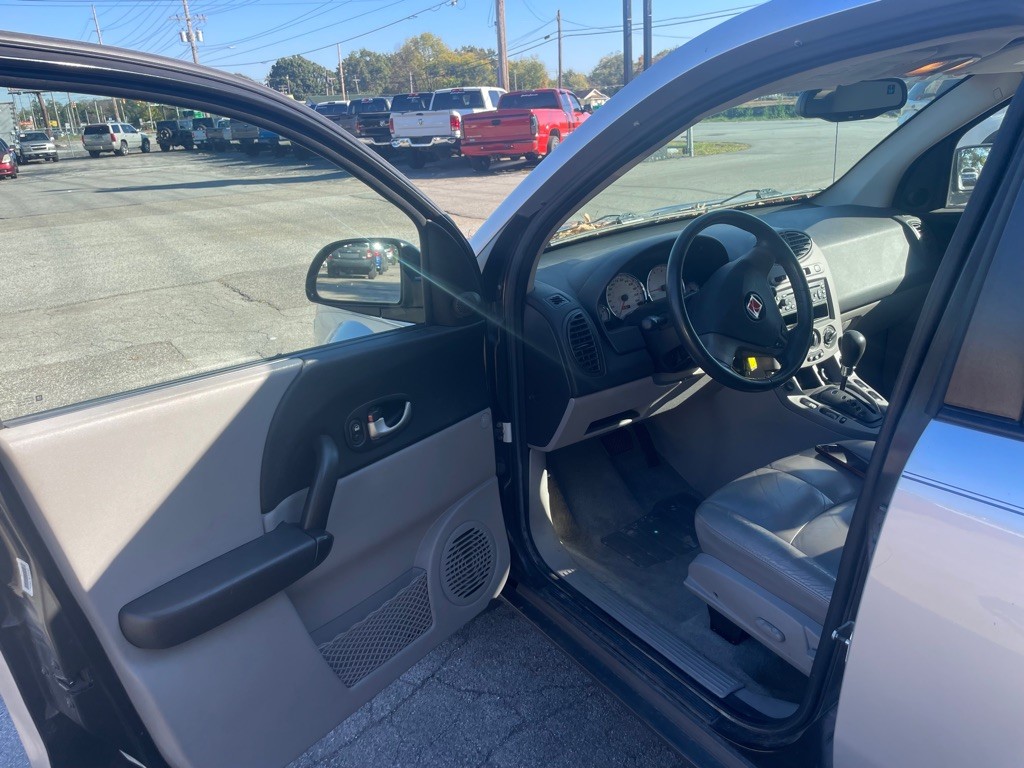 2004 Saturn Vue Image 9
