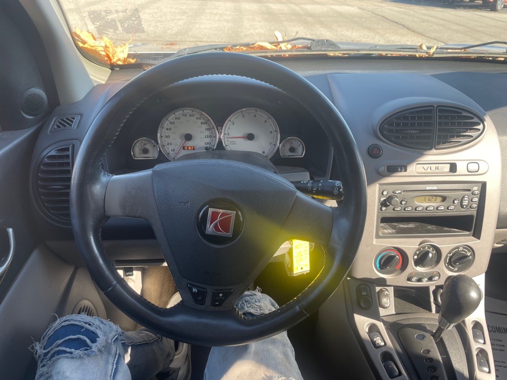 2004 Saturn Vue Image 13