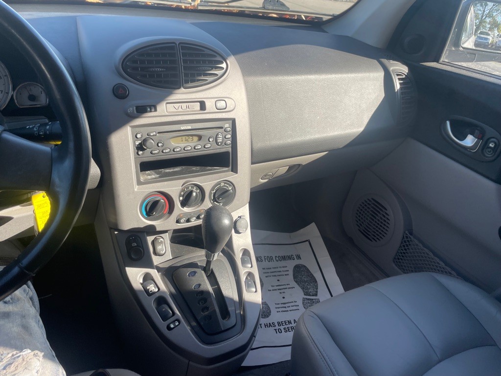 2004 Saturn Vue Image 14
