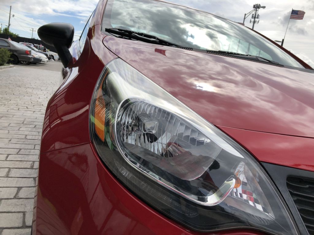 2015 Kia Rio Image 9