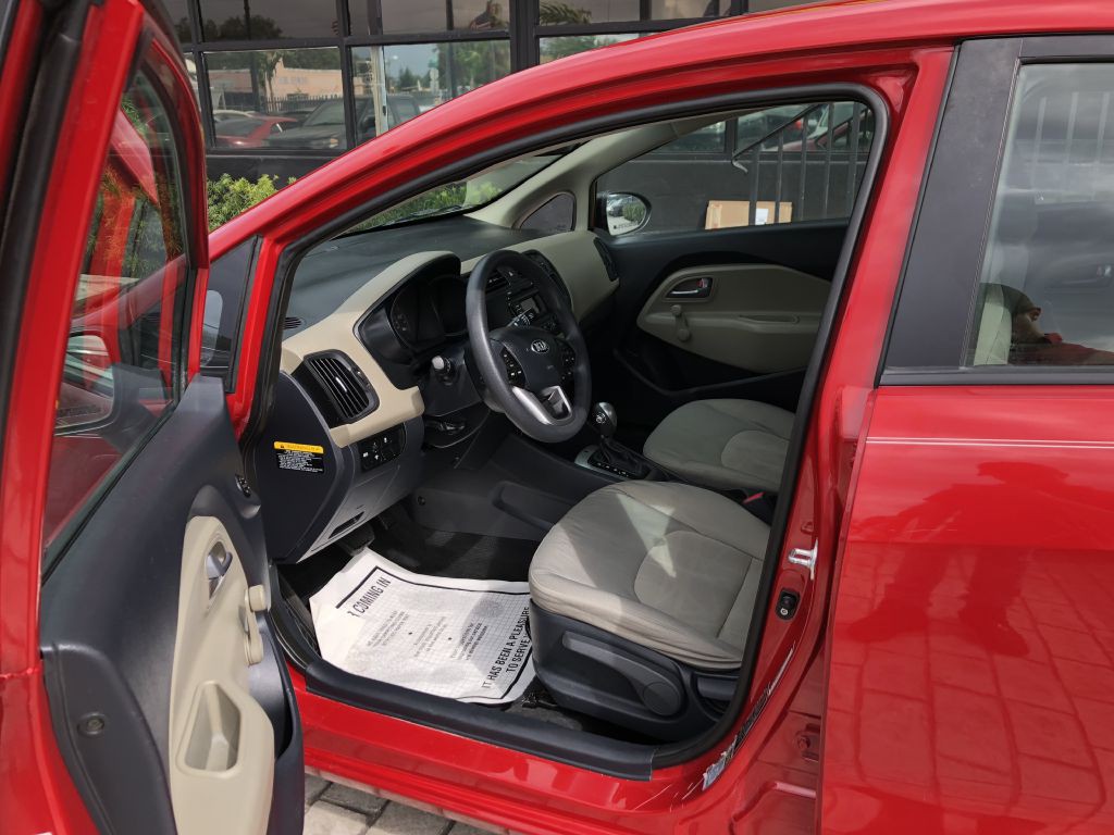 2015 Kia Rio Image 12