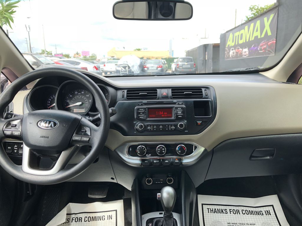 2015 Kia Rio Image 13