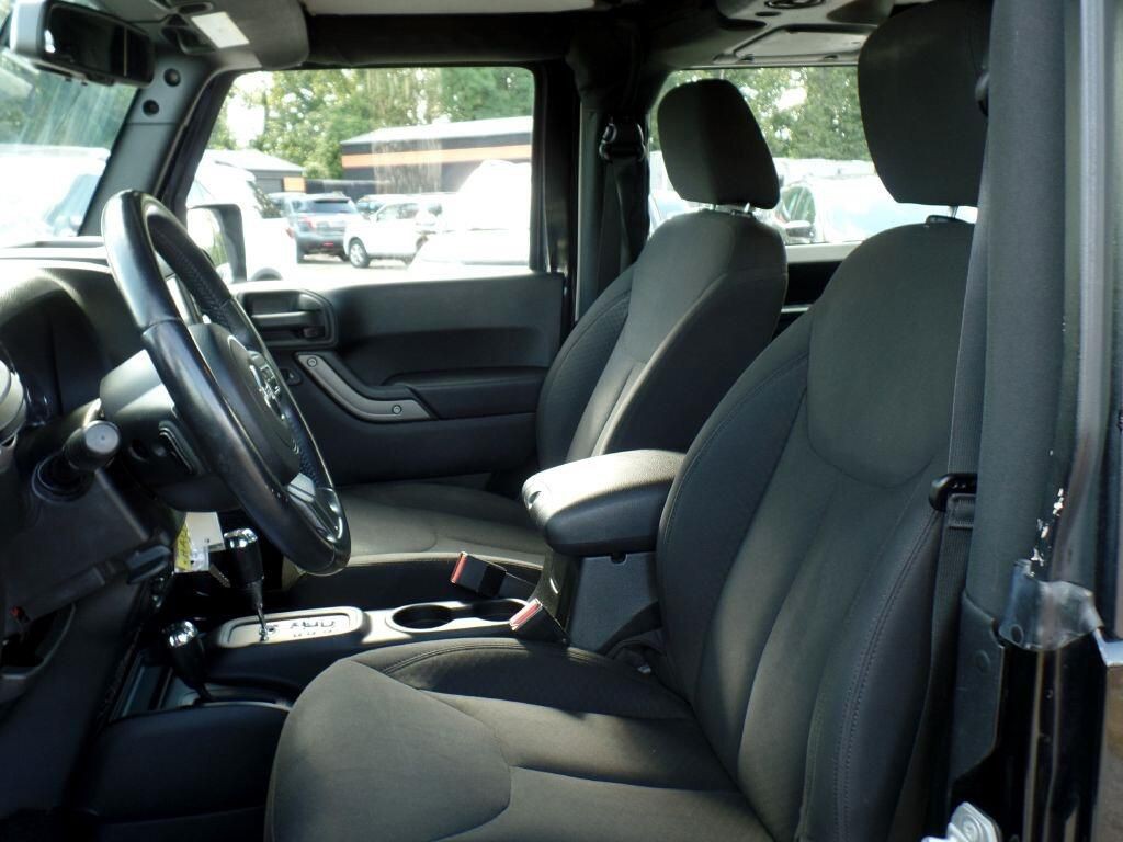 2015 Jeep Wrangler Image 13