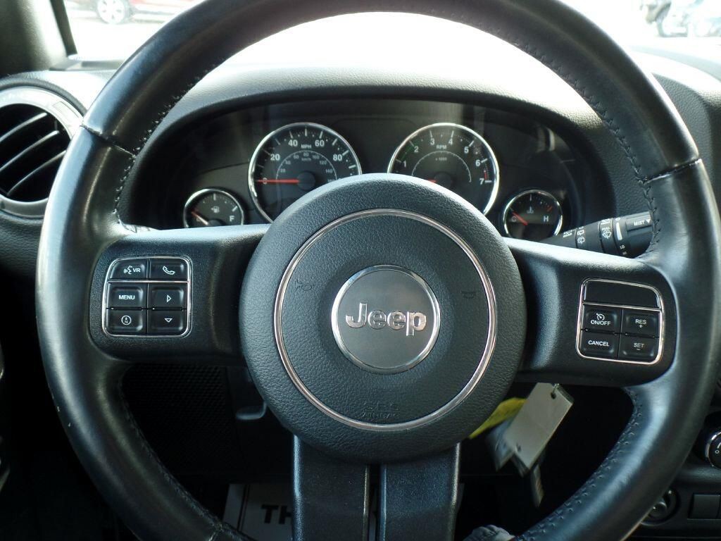 2015 Jeep Wrangler Image 15
