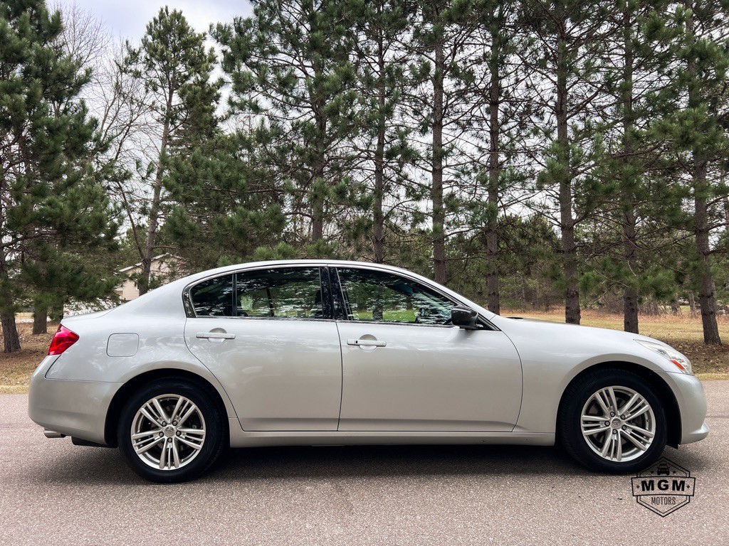 2013 INFINITI G37 Image 6