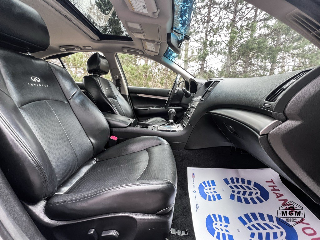 2013 INFINITI G37 Image 13