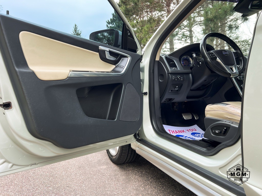 2012 Volvo XC60 Image 9