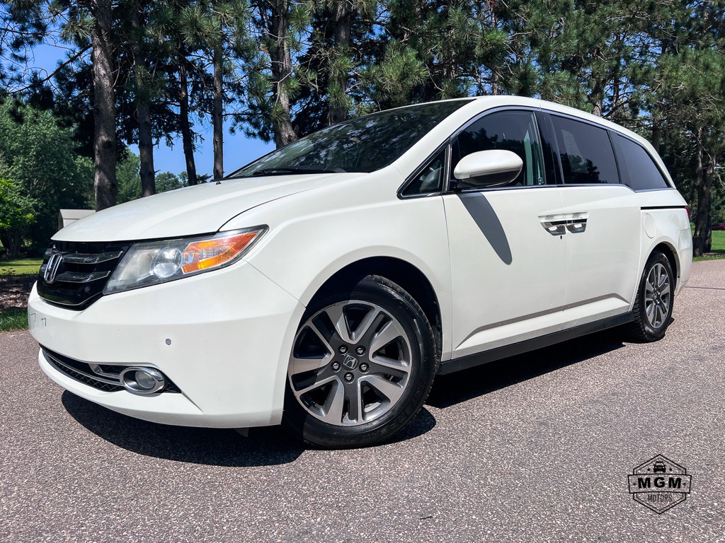 2016 Honda Odyssey Image 1