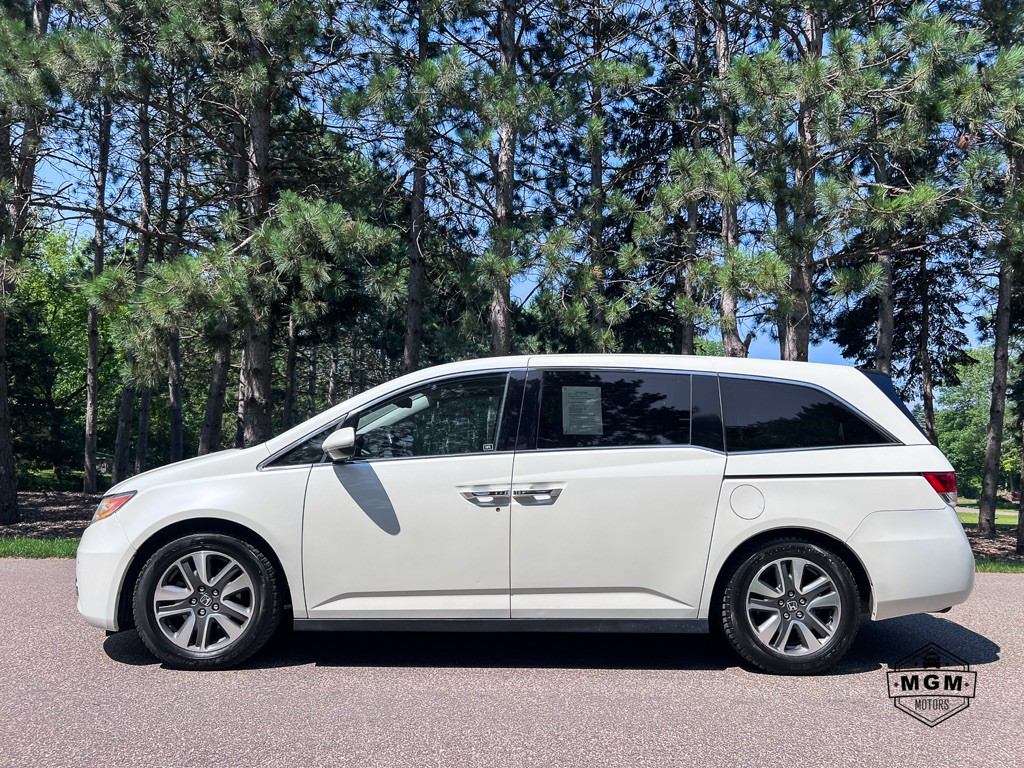 2016 Honda Odyssey Image 2