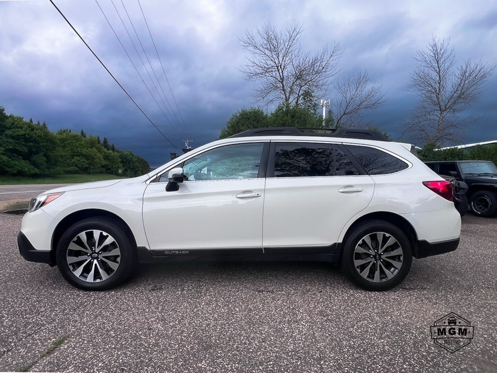 2015 Subaru Outback Image 2