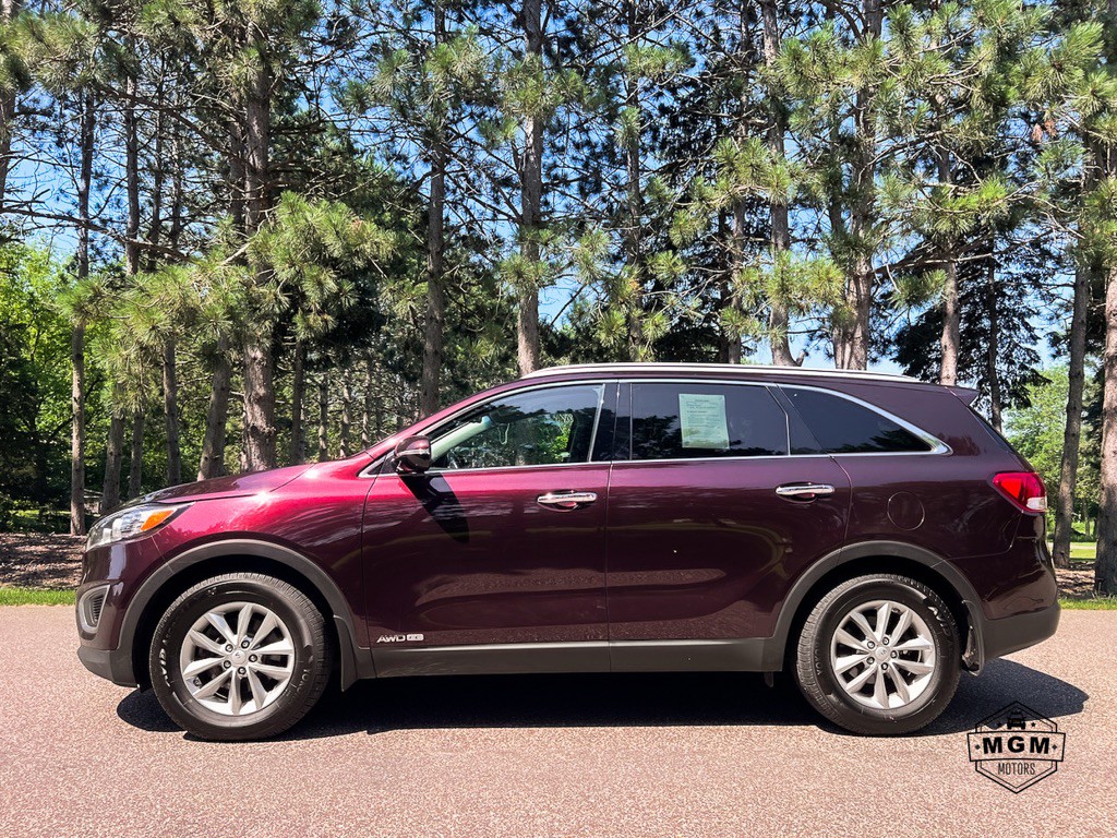 2016 Kia Sorento Image 2