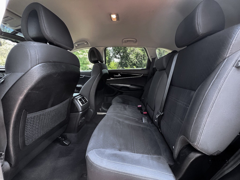 2016 Kia Sorento Image 11