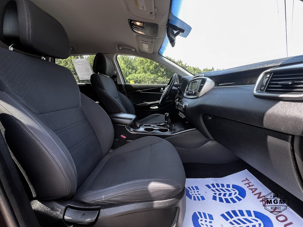 2016 Kia Sorento Image 16
