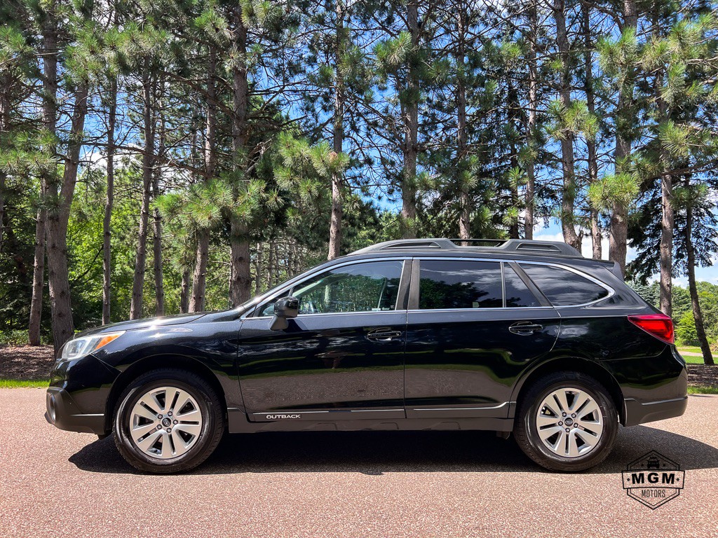 2017 Subaru Outback Image 2