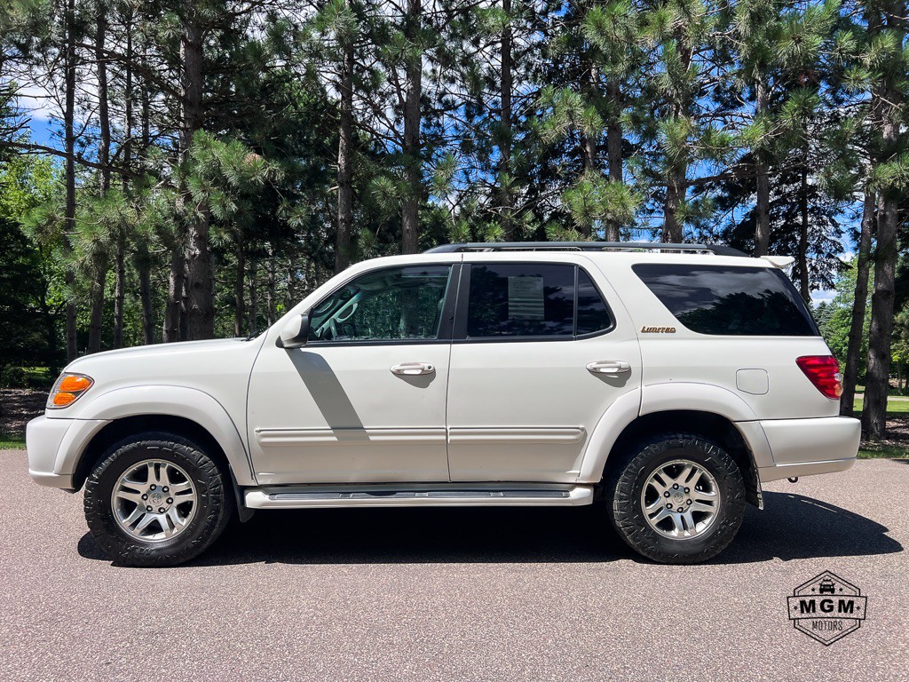 2004 Toyota Sequoia Image 2