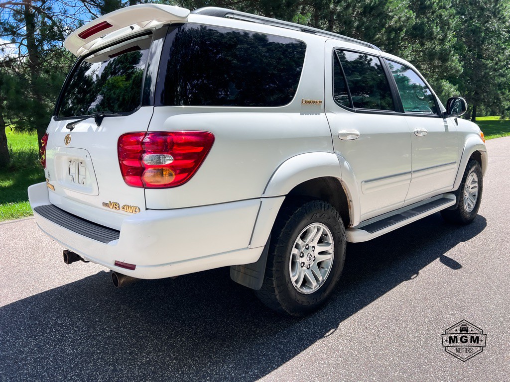 2004 Toyota Sequoia Image 5