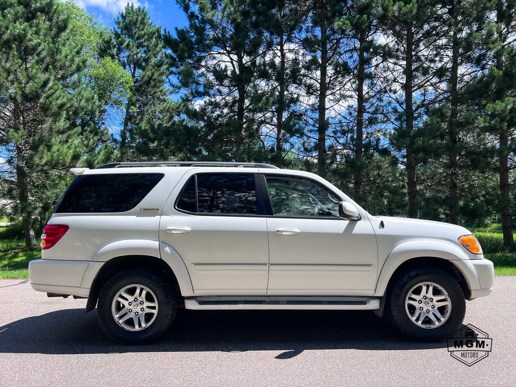 2004 Toyota Sequoia Image 6
