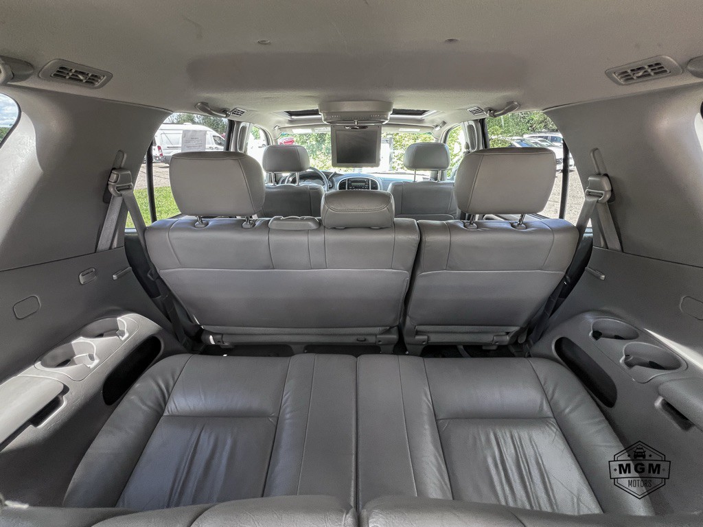 2004 Toyota Sequoia Image 14