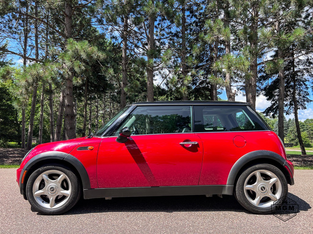 2004 MINI Cooper Image 2