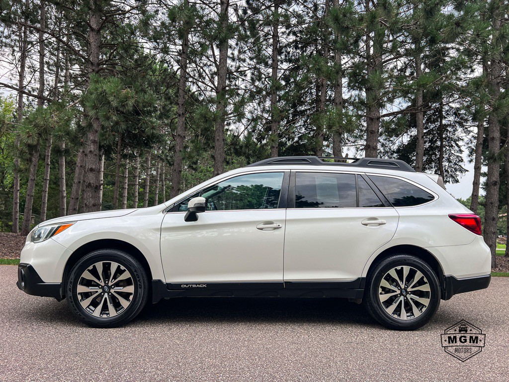 2016 Subaru Outback Image 2