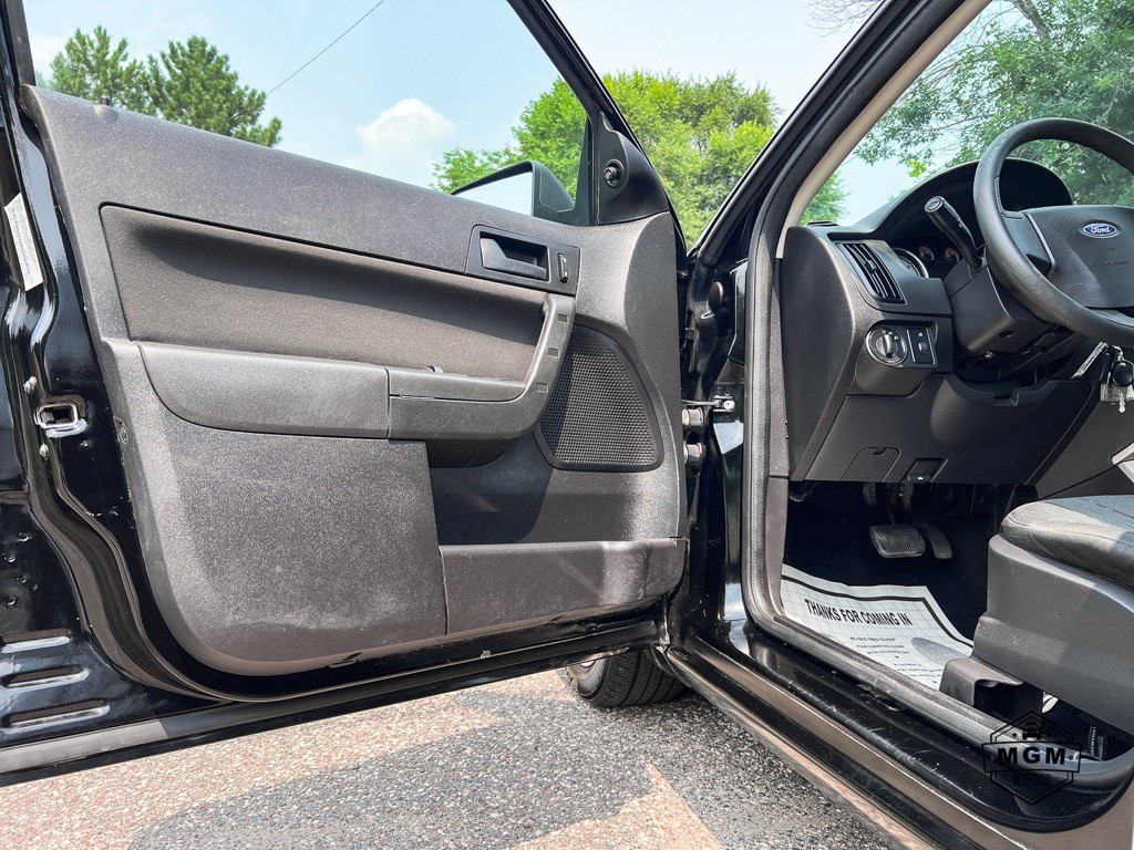 2008 Ford Focus Image 9