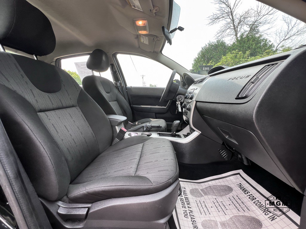 2008 Ford Focus Image 13
