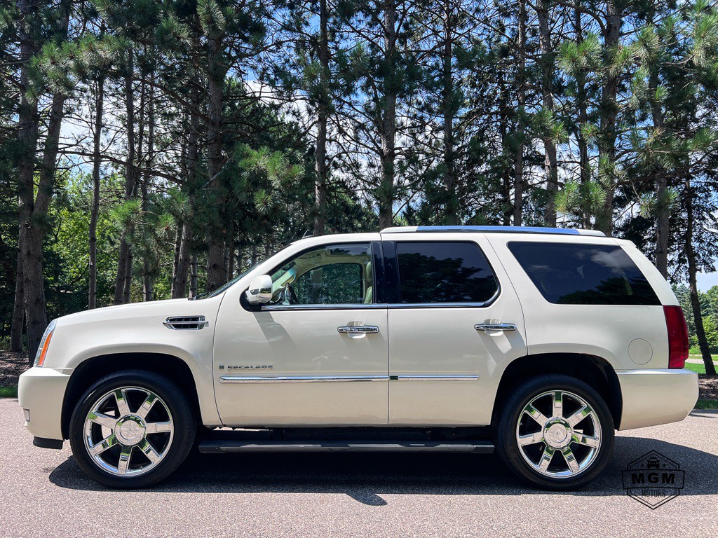 2007 Cadillac Escalade Image 2