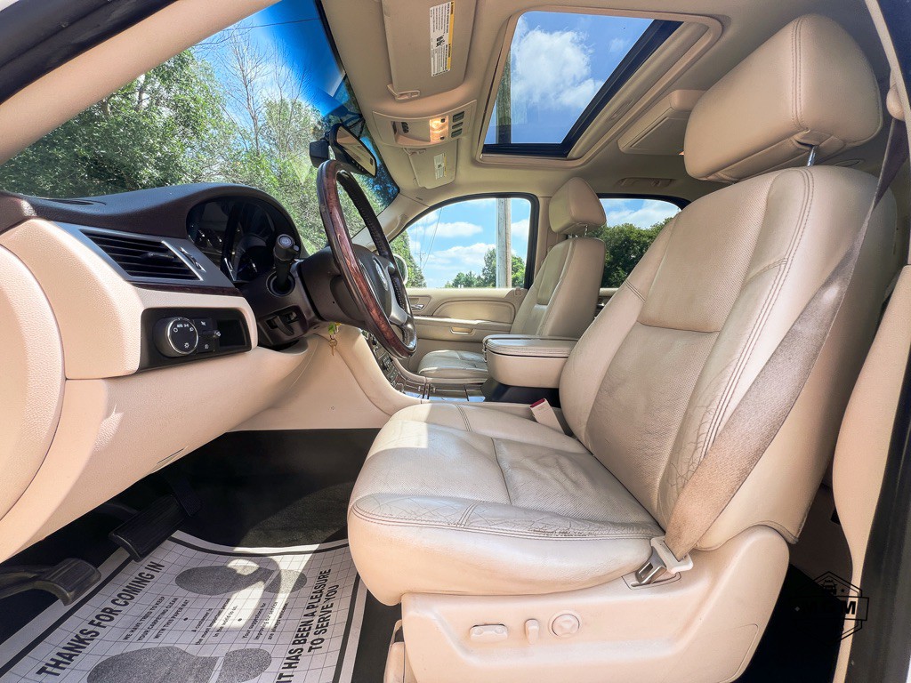 2007 Cadillac Escalade Image 10