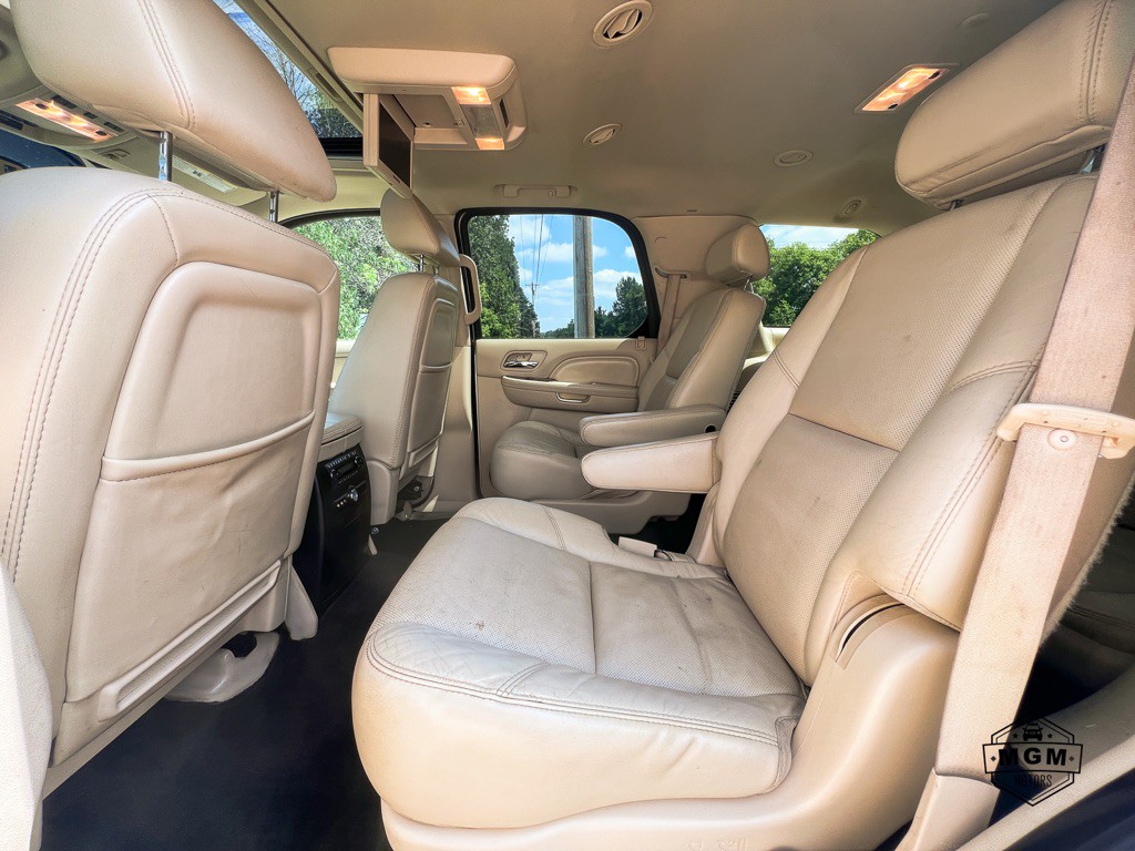 2007 Cadillac Escalade Image 11