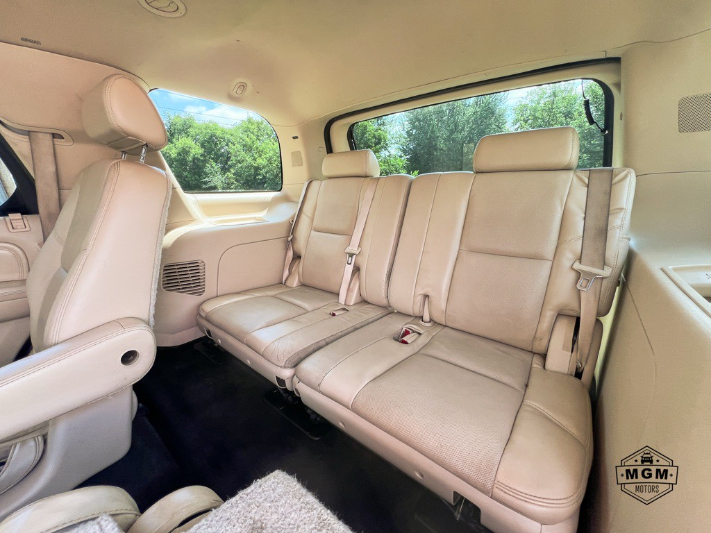 2007 Cadillac Escalade Image 12