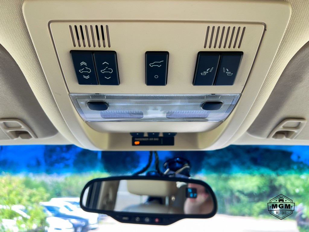 2007 Cadillac Escalade Image 21