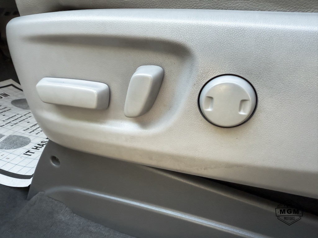 2017 Toyota Sienna Image 18