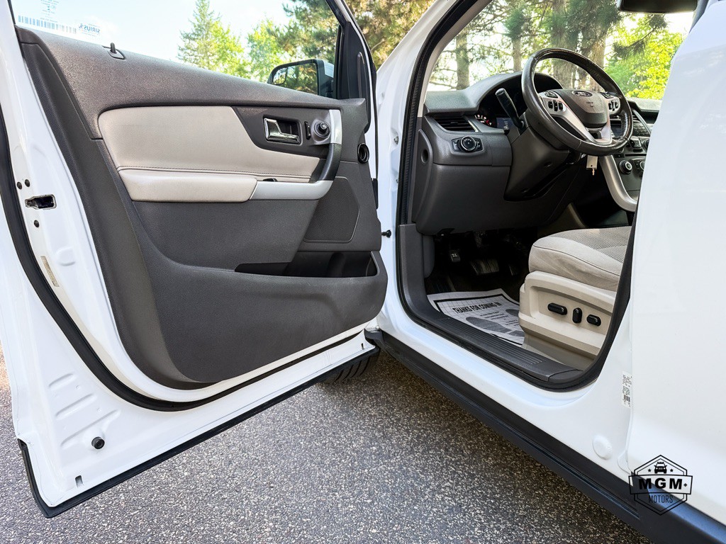 2014 Ford Edge Image 9