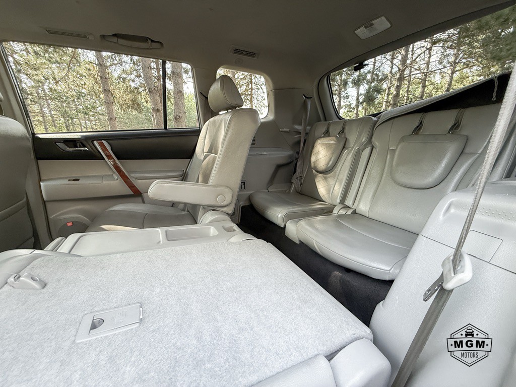 2013 Toyota Highlander Image 12