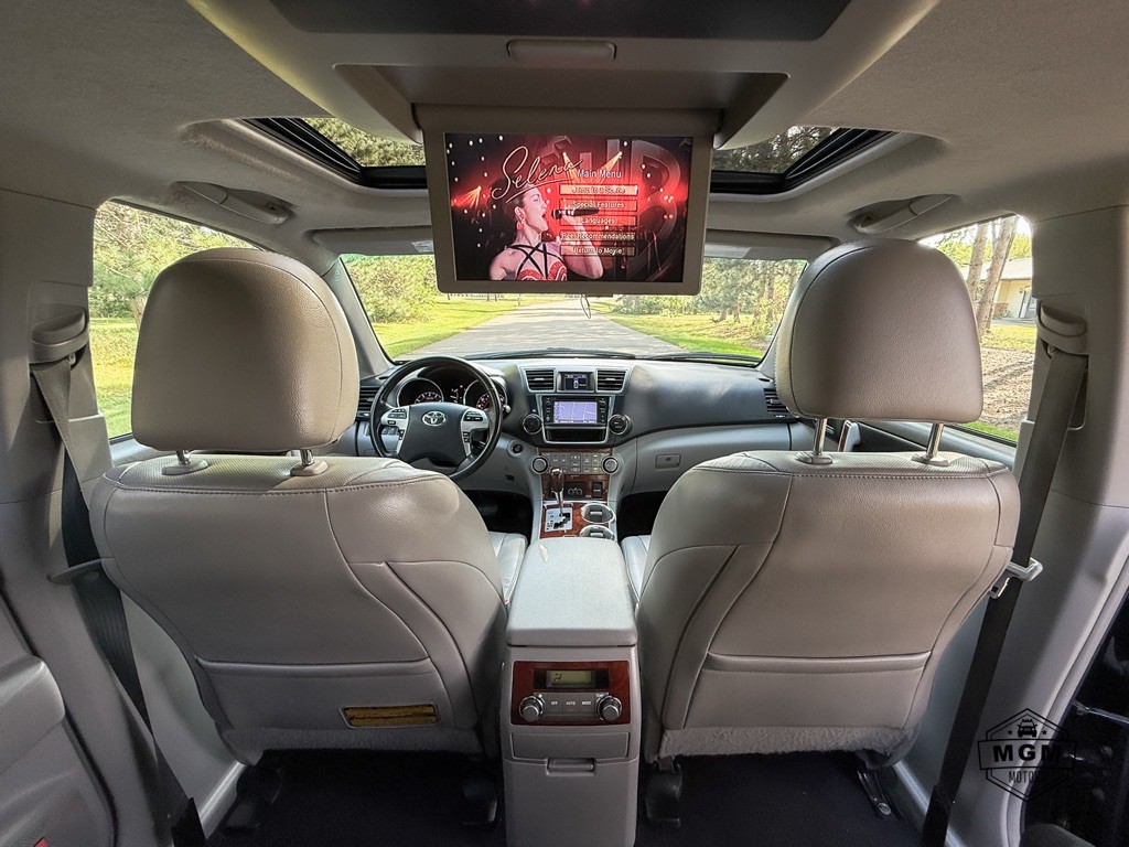 2013 Toyota Highlander Image 16