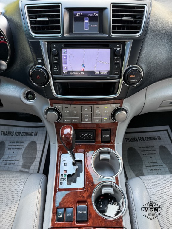 2013 Toyota Highlander Image 19