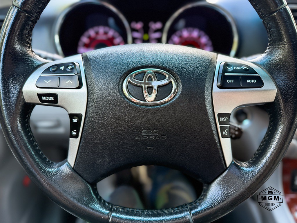 2013 Toyota Highlander Image 25