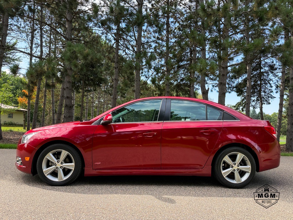 2014 Chevrolet Cruze Image 2