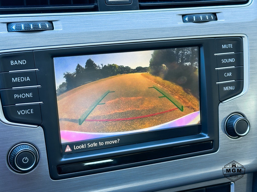 2016 Volkswagen Golf Image 21