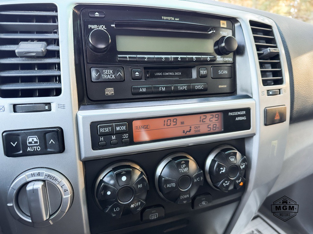 2005 Toyota 4Runner Image 18