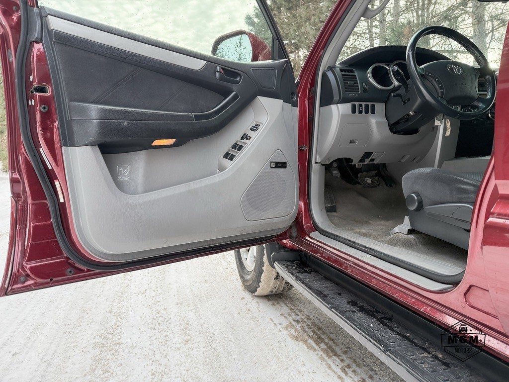 2005 Toyota 4Runner Image 9