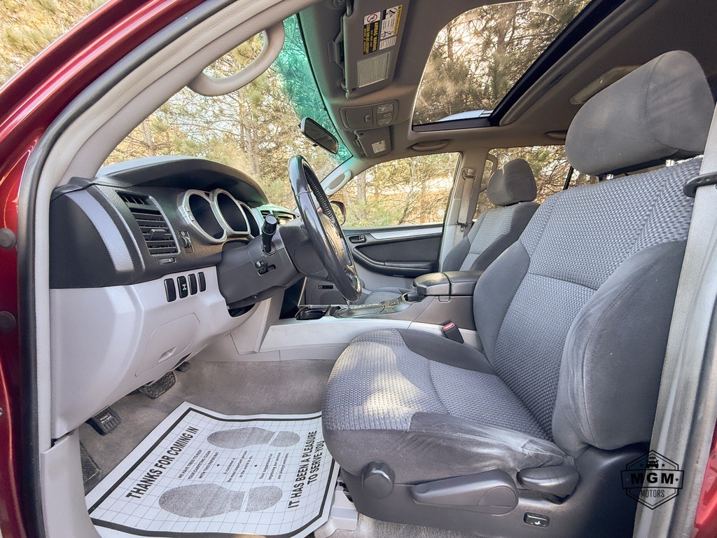 2005 Toyota 4Runner Image 10